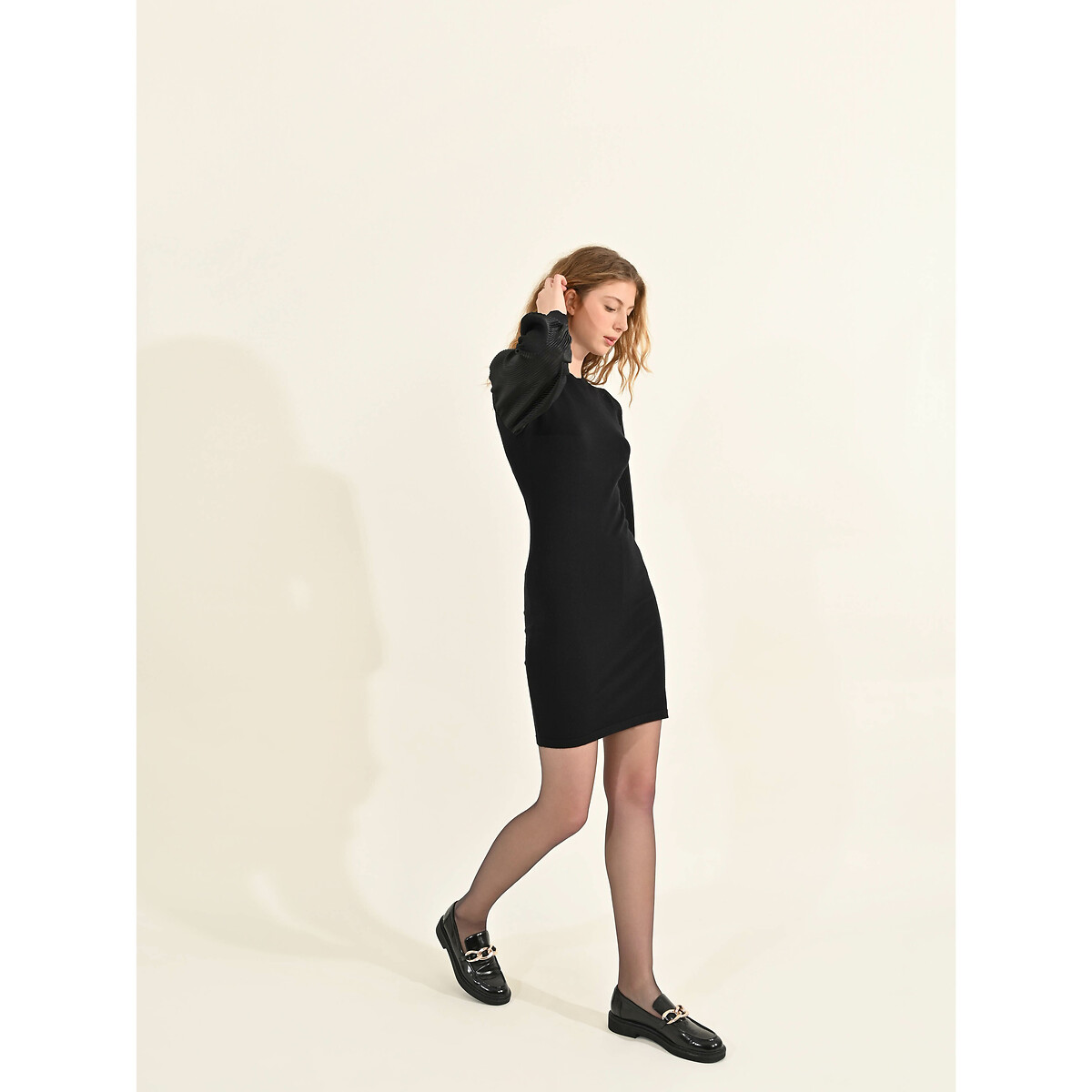 MOLLY BRACKEN<br>Vestido curto, mangas compridas, decote redondo