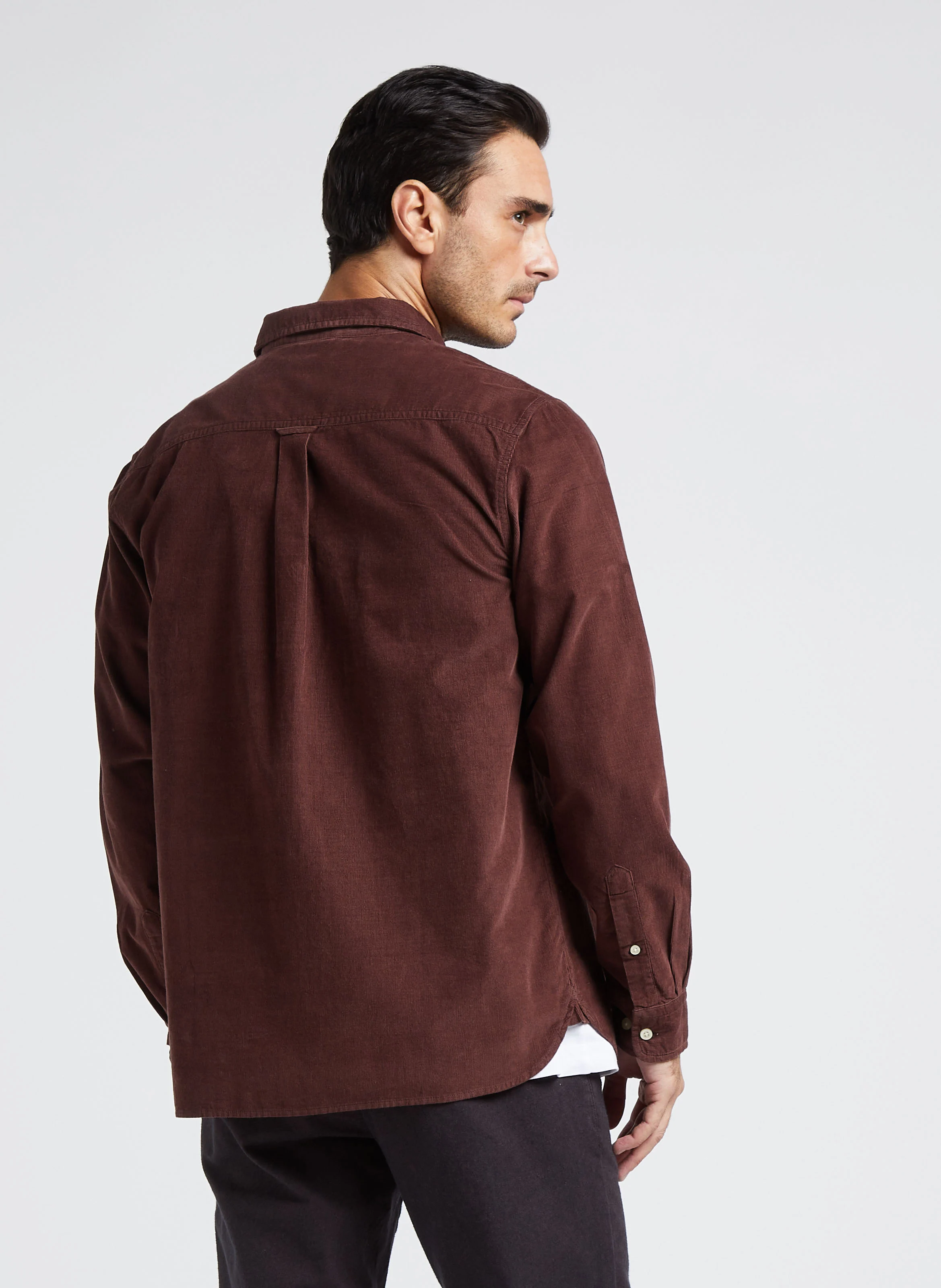 Chemise col classique aspect velours côtelé en coton bio | Marron