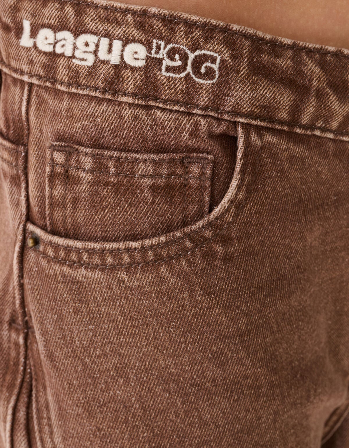 Asymmetrische Barrel Fit Jeans Bruin
