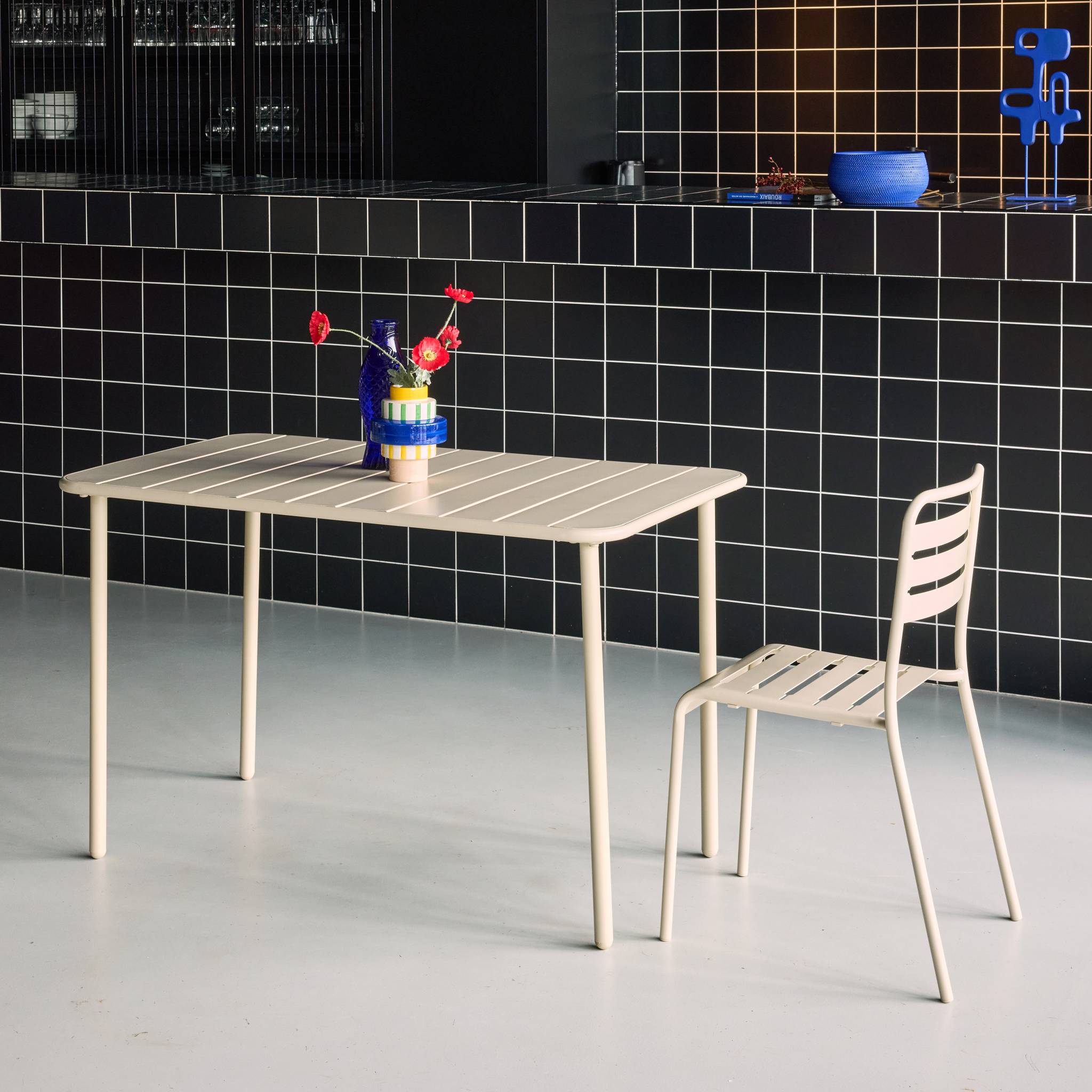 sweeek - Tuintafel 4 plaatsen metaal