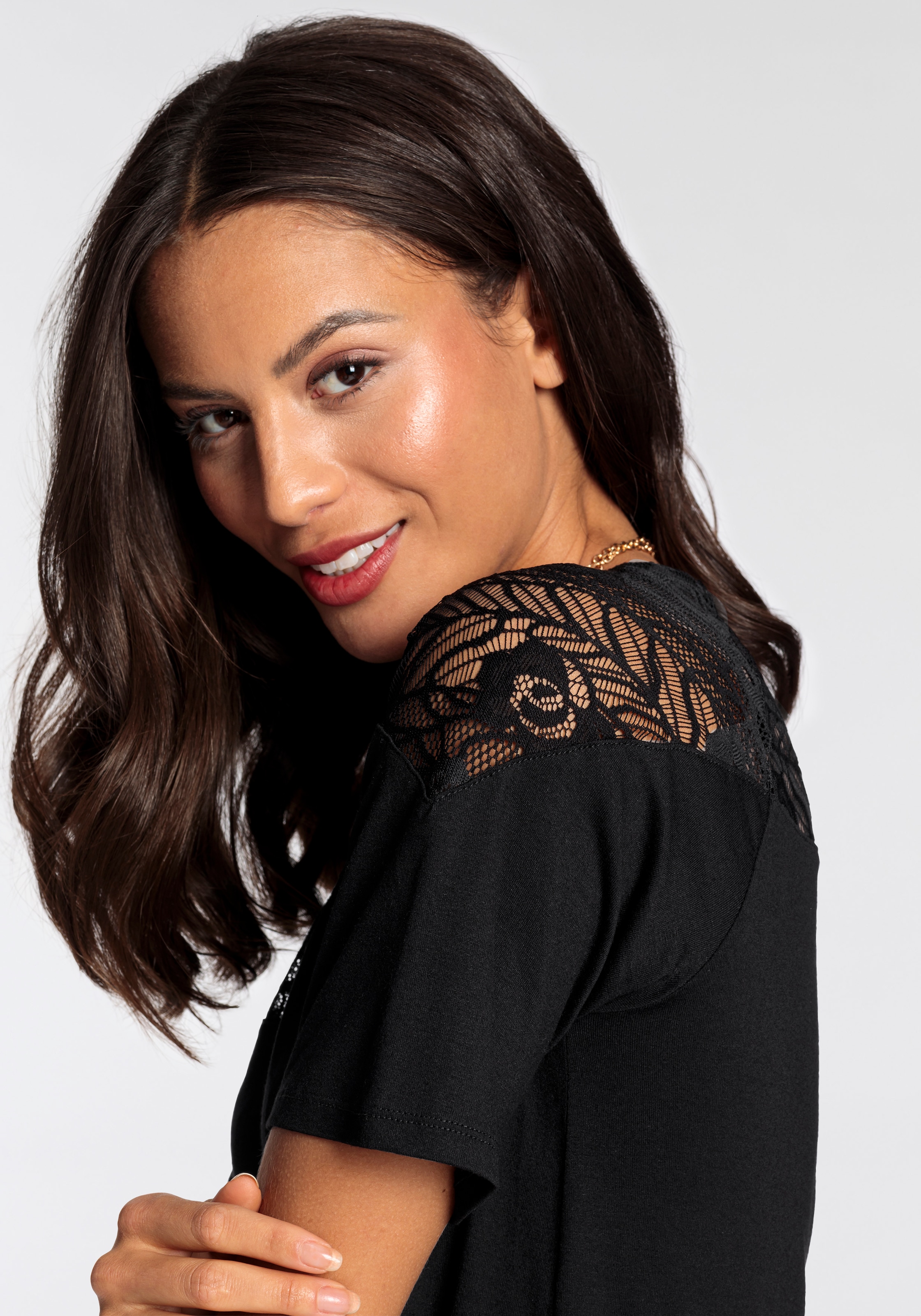 Laura Scott Wickelshirt , halbarm,  figurumspielende Passform,  aus Single Jersey und Spitze