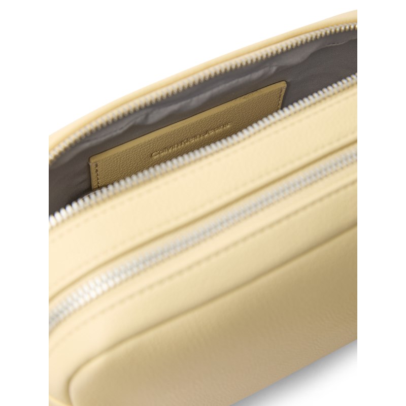 Calvin Klein<br>Crossbody Ultralight