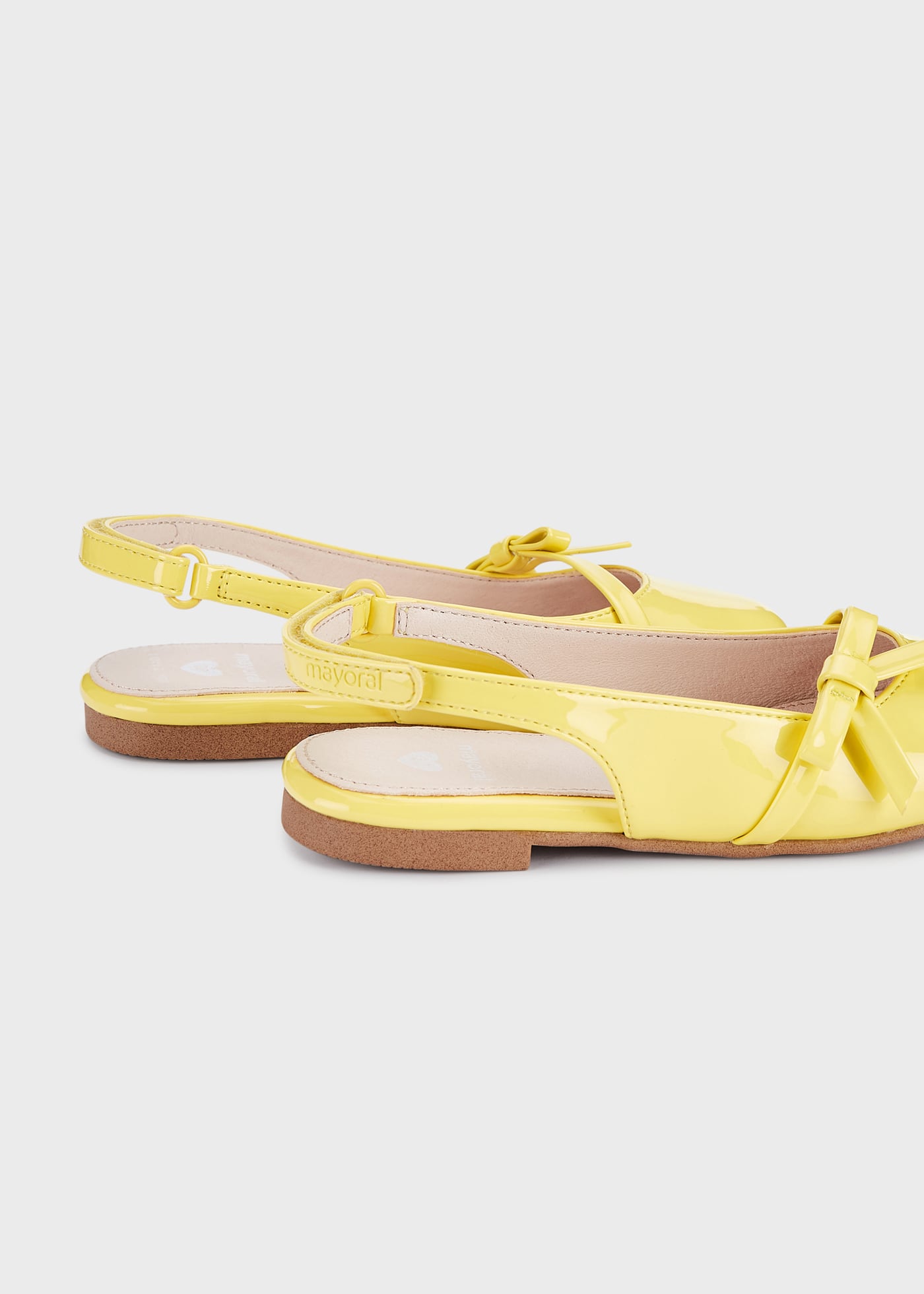 Sapatilha bailarina sem calcanhar com fecho de velcro para meninas