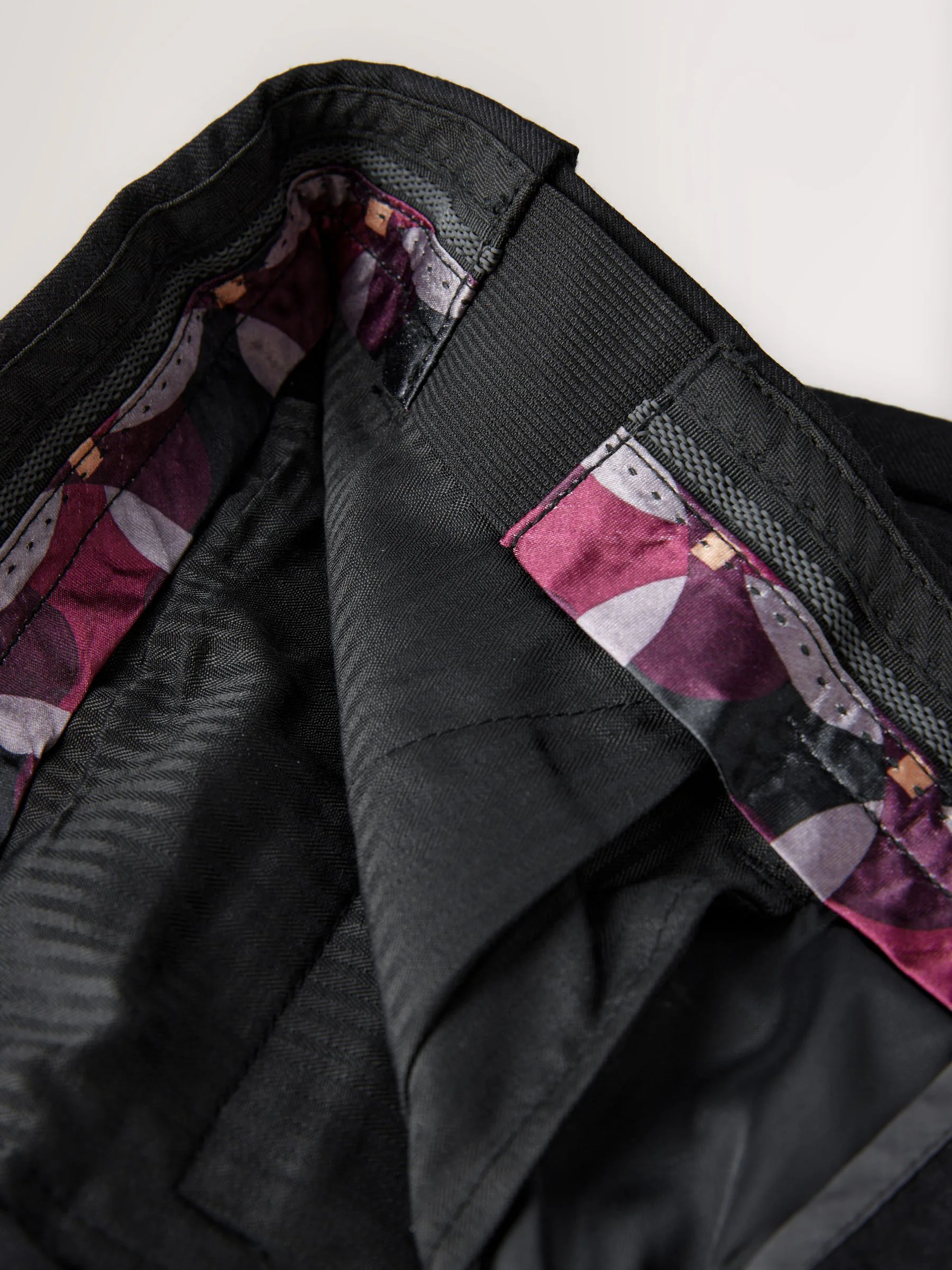 Zwart - Normale Pasvorm - Signature - 100% Wollen broek met Motion Flex-tailleband