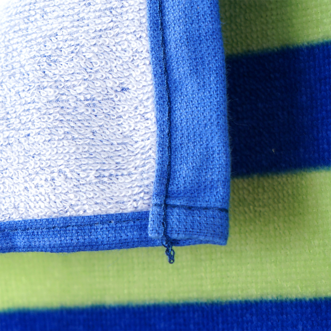 Famy Badetuch mit Streifen blau / limette