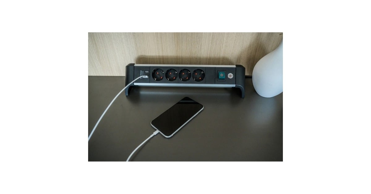 BrennenstuhlAlu-Office-Line stekkerdoos met USB-laadfunctie 4-voudig schakel stekkerdoos