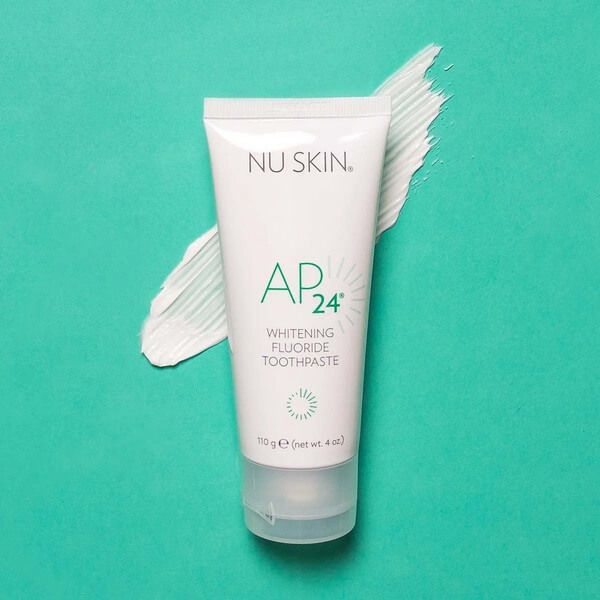 AP-24 Whitening Fluoride Zahnpasta