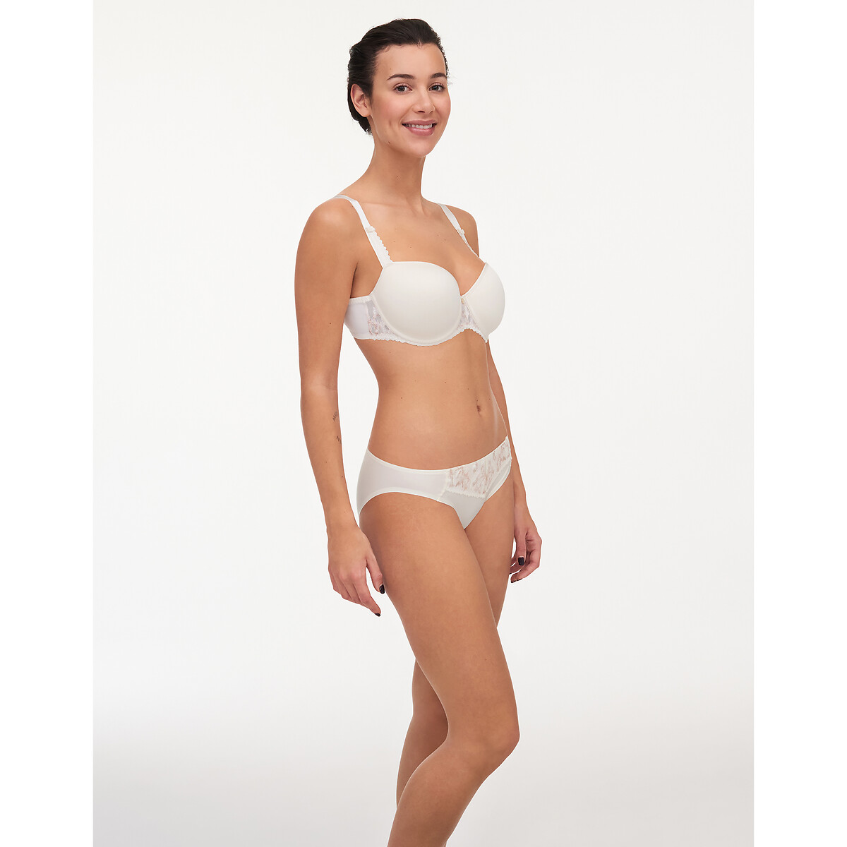 CHANTELLE<br>Calcinha bordada Bold Curve