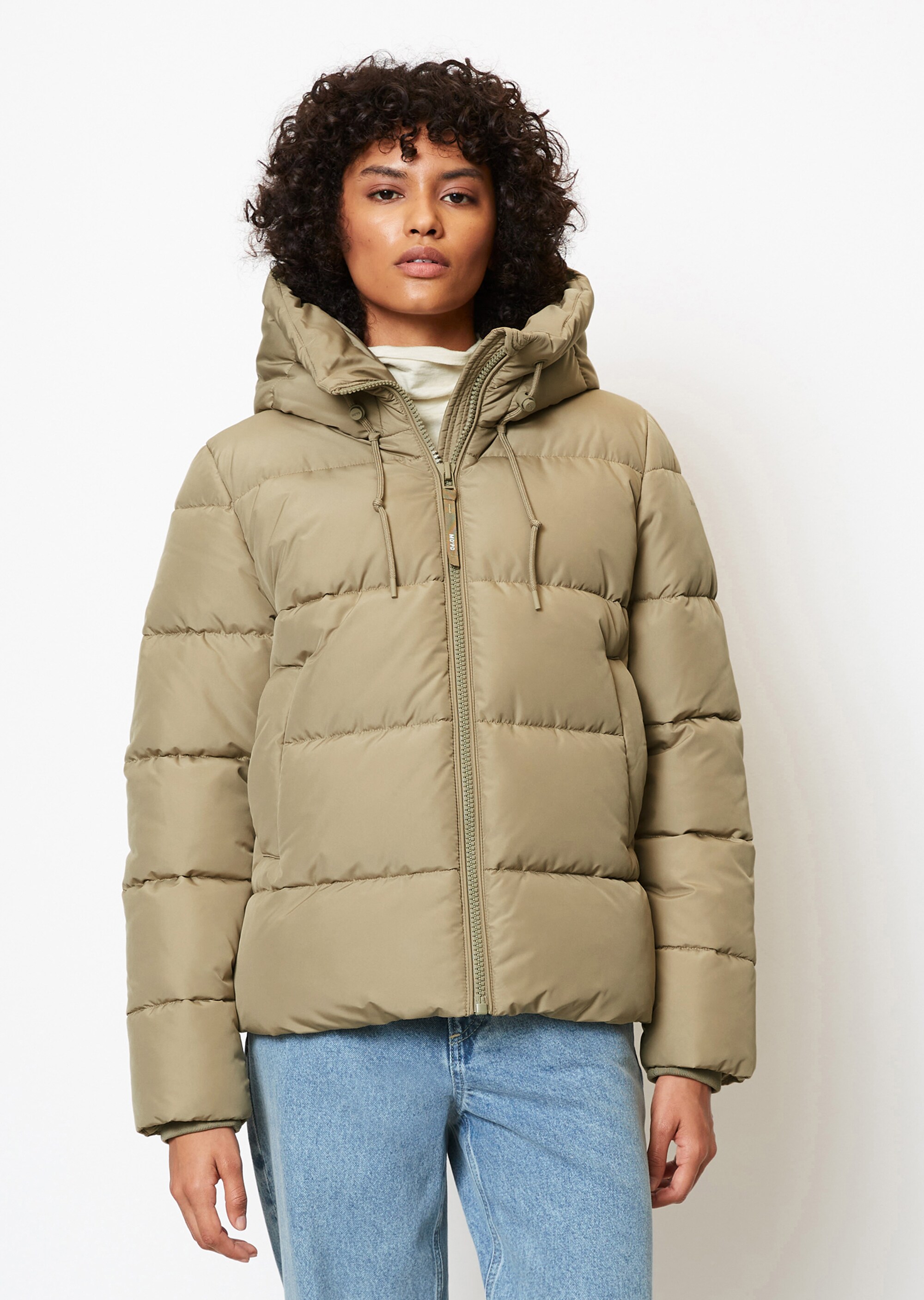 Kapuzen-Puffer-Jacke relaxed aus teilweise recycelten Materialien