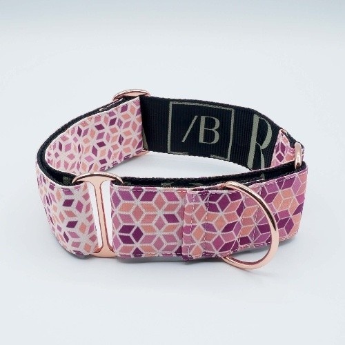 Coleira martingale kuta Baona rosa em nylon reciclado para cães.