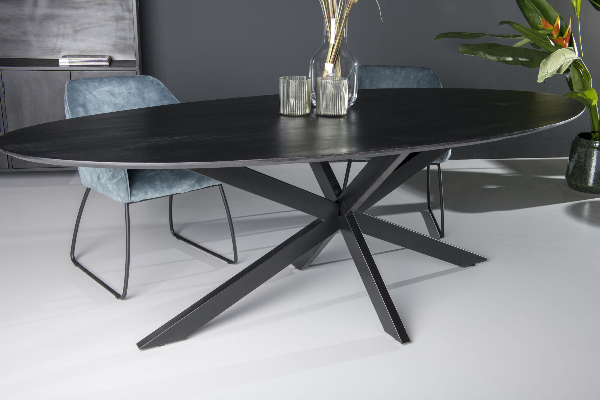 Ovale eettafel Ossy 160 cm kruispoot