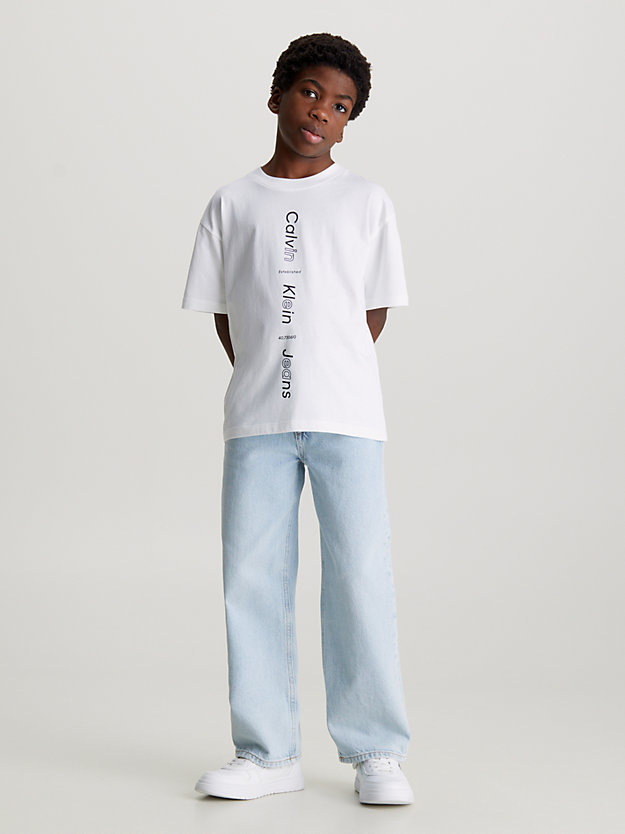 Camiseta com logo e modelagem relaxada