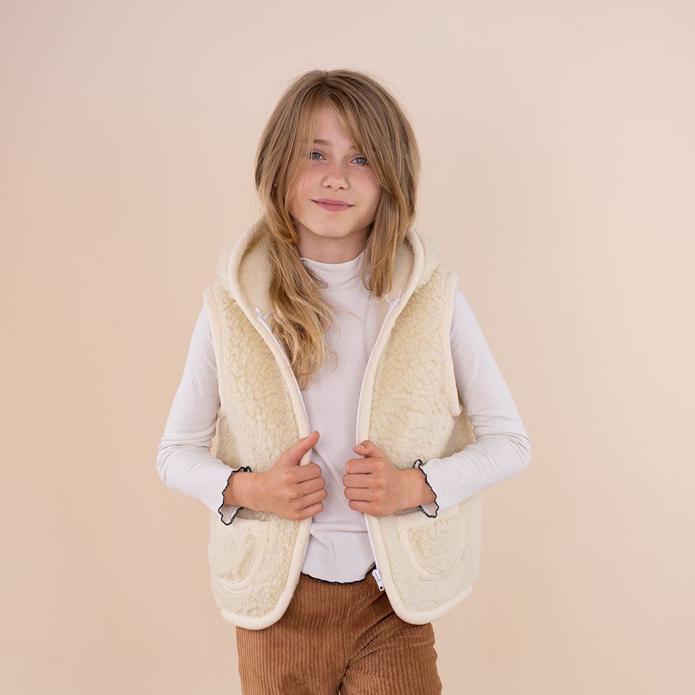 Moonrise kids wollen bodywarmer Amaris beige met capuchon