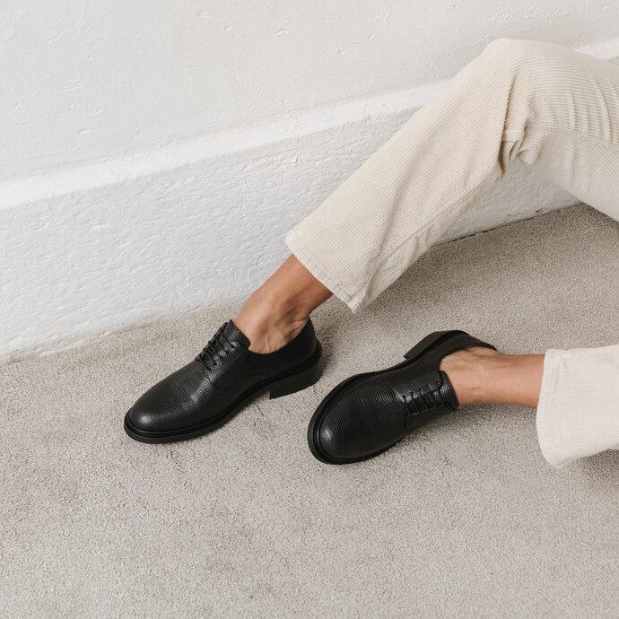 Derbies en cuir  reptile noir