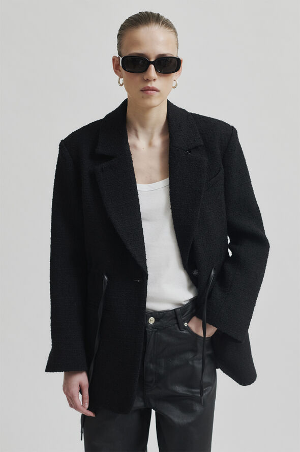 Second Female Josa Blazer Black