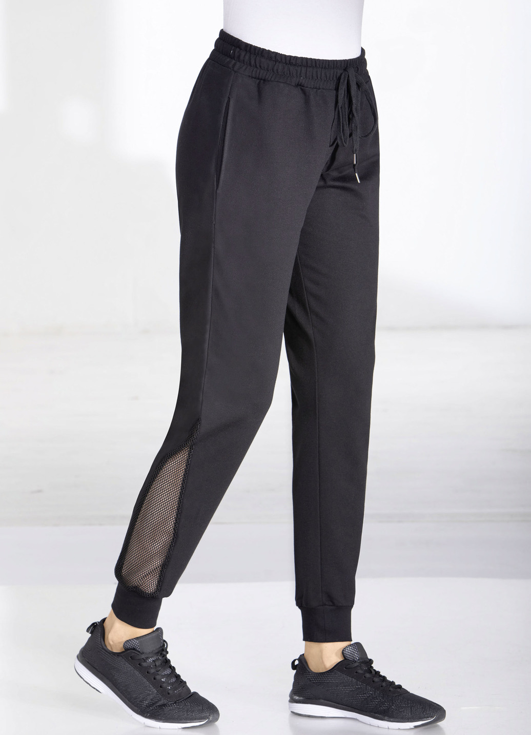 Freizeithose mit Netzeinsatz in 4 Farben