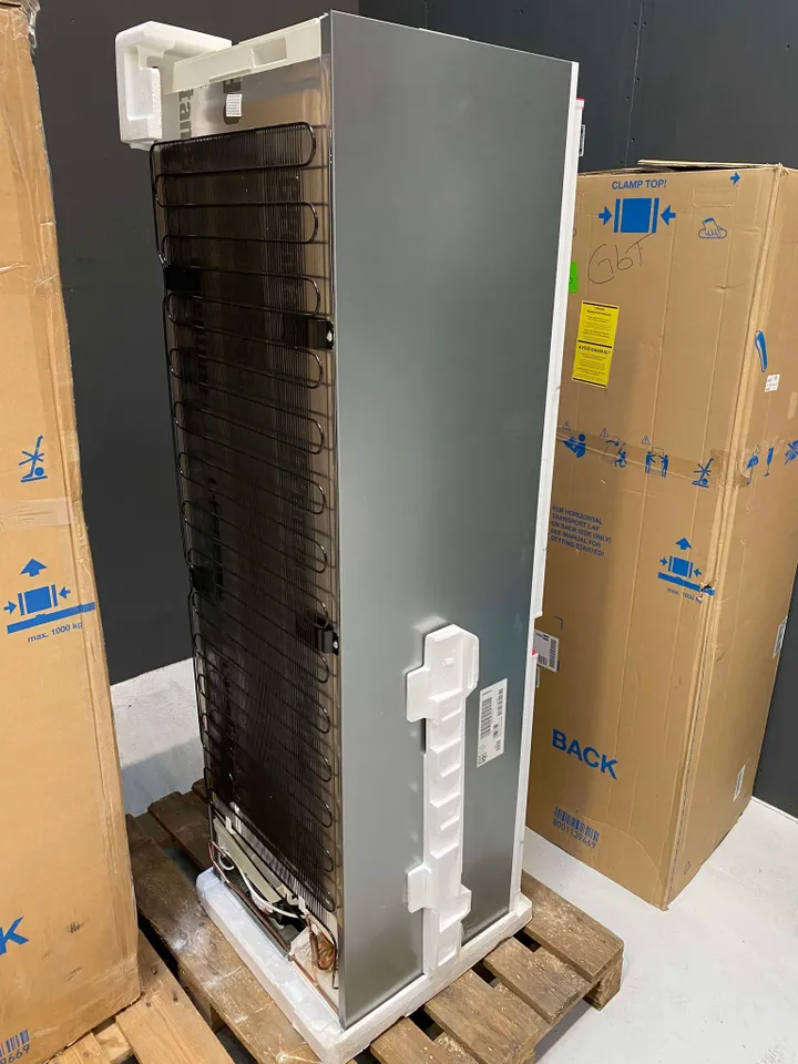 [OUTLET] - Siemens iQ500 KI86NADF0 integreret køle-/fryseskab - bredde: 56 cm - dybde: 55 cm - højde: 177.5 cm - 254 liter - Klasse F - Fladhængsel