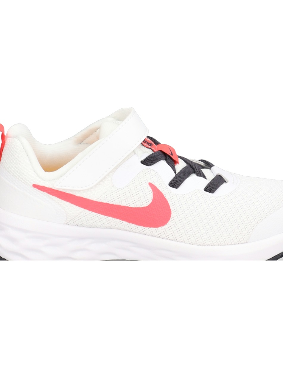 Nike Revolution 6