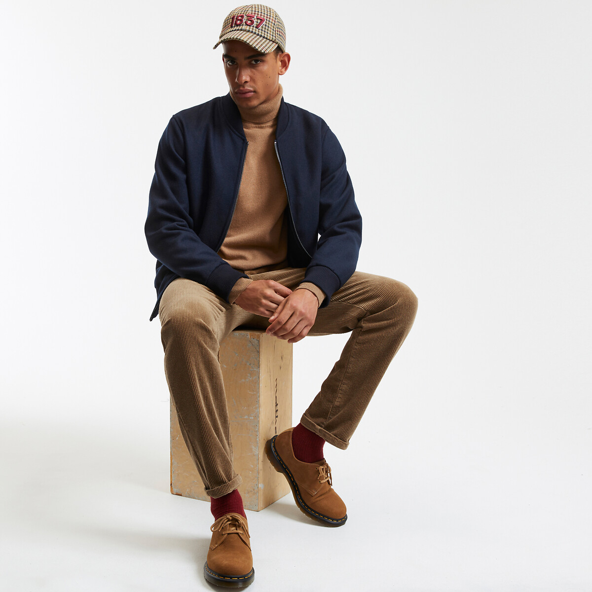 COLEÇÃO LA REDOUTE<br>Calças chino em veludo, corte regular