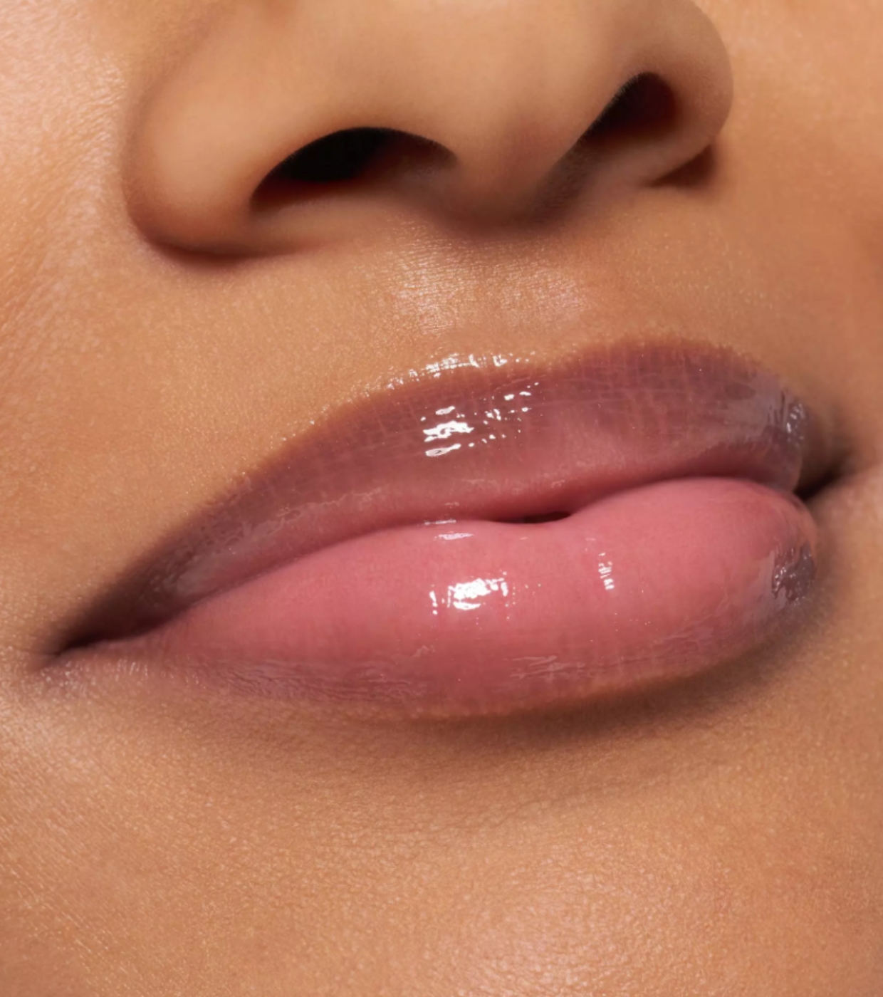 essence - Gloss Labial Volumizador Extreme Shine - 19: Frosted Fairy
