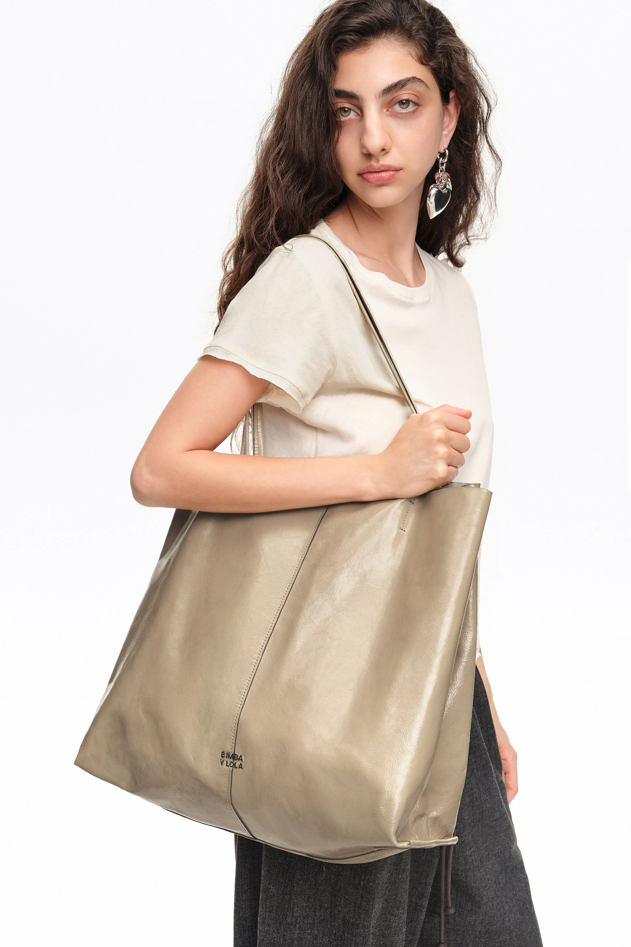 Bolsa maxi shopper em couro verde-sálvia brilhante