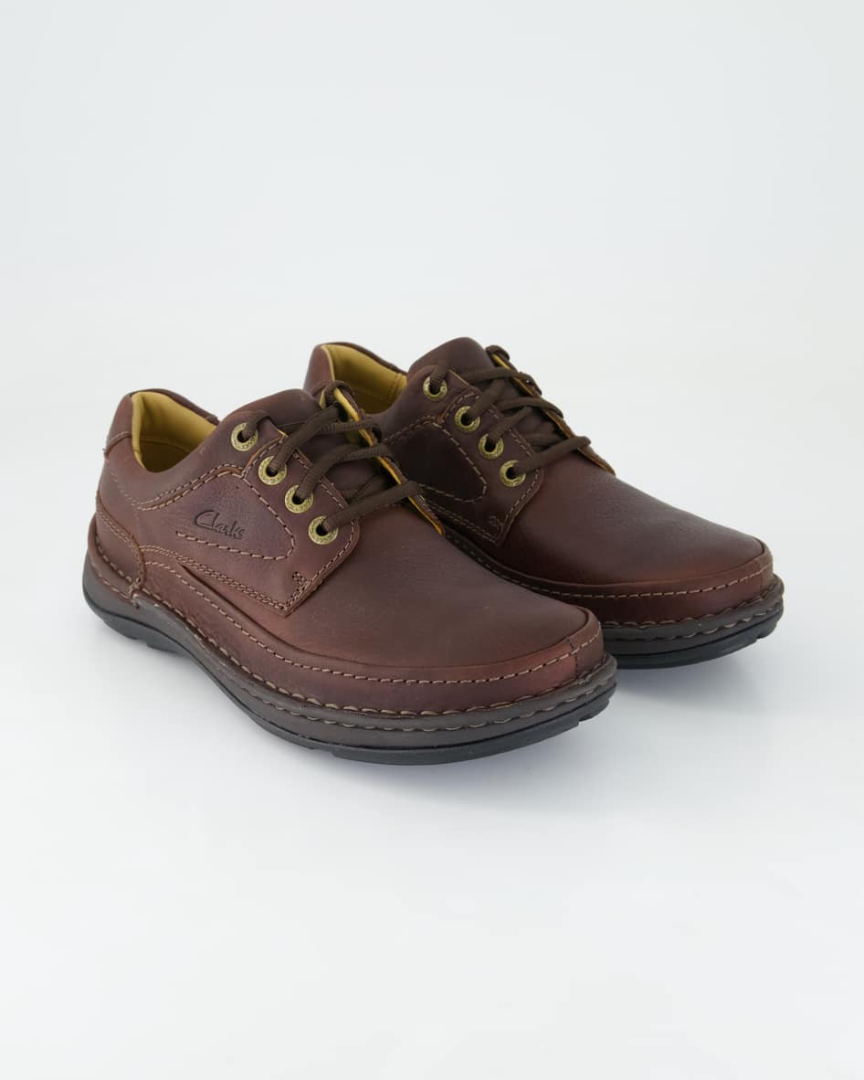 Clarks Nature Three Business Schuhe in Braun