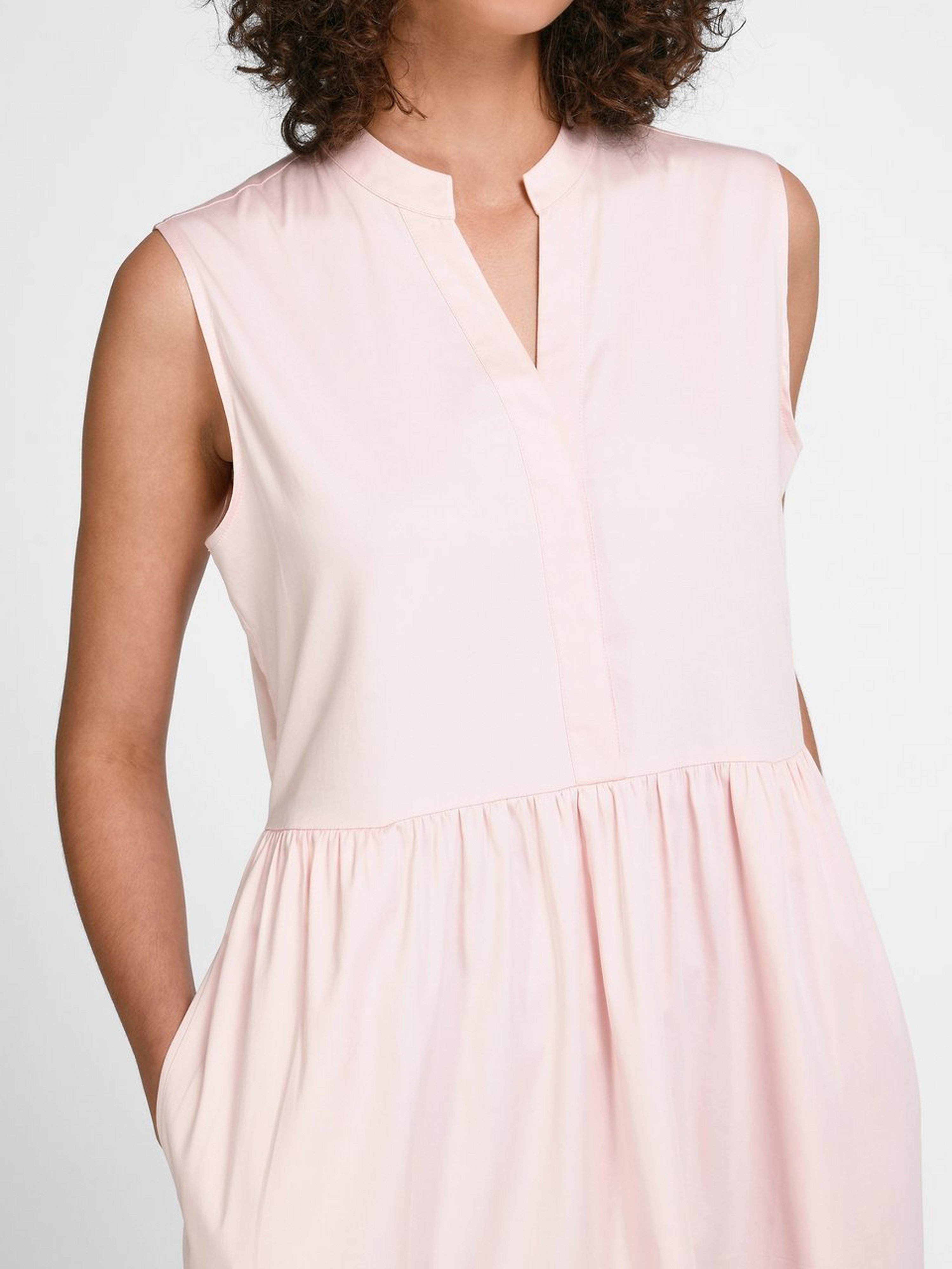 Ärmelloses Kleid