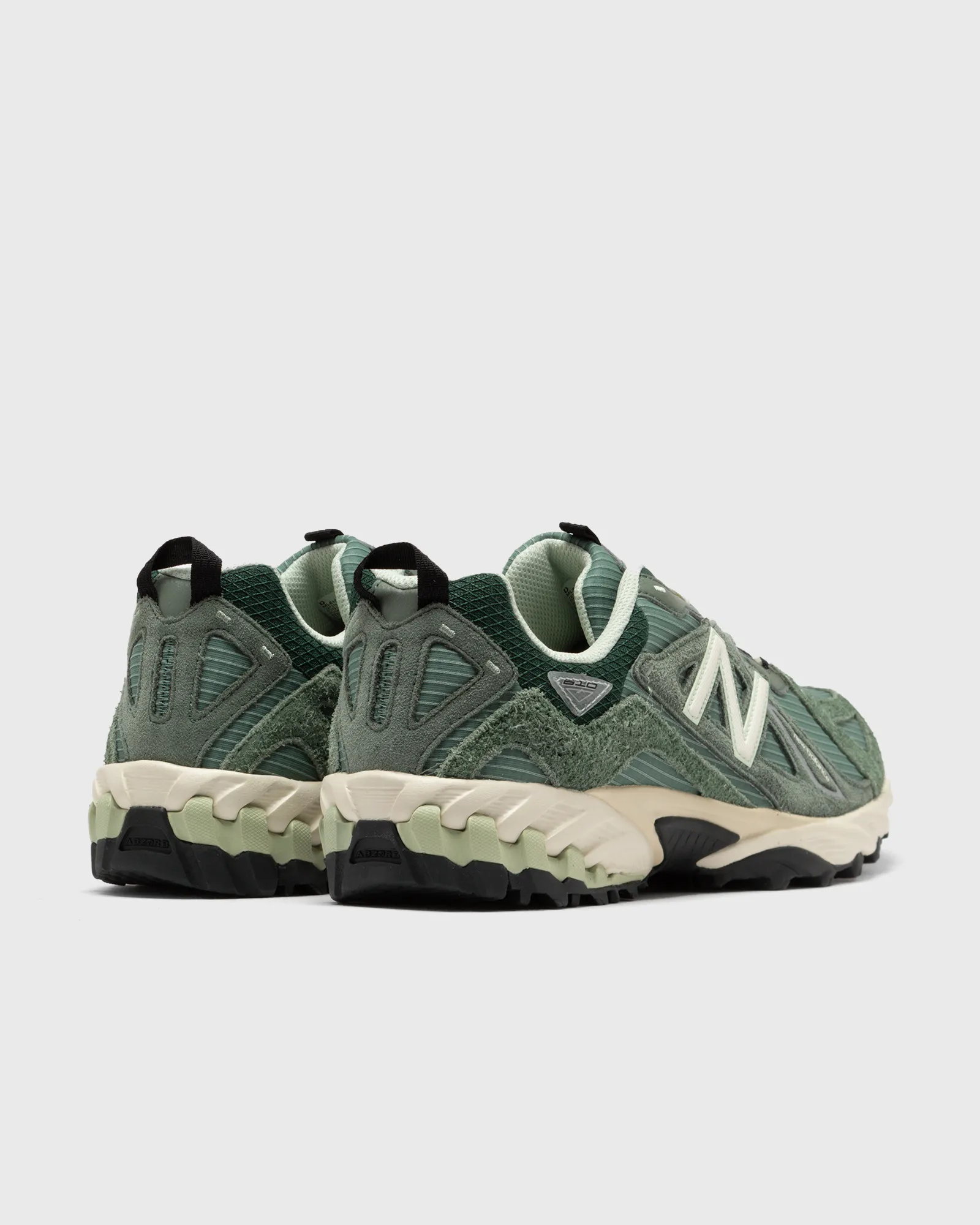 New Balance 610 