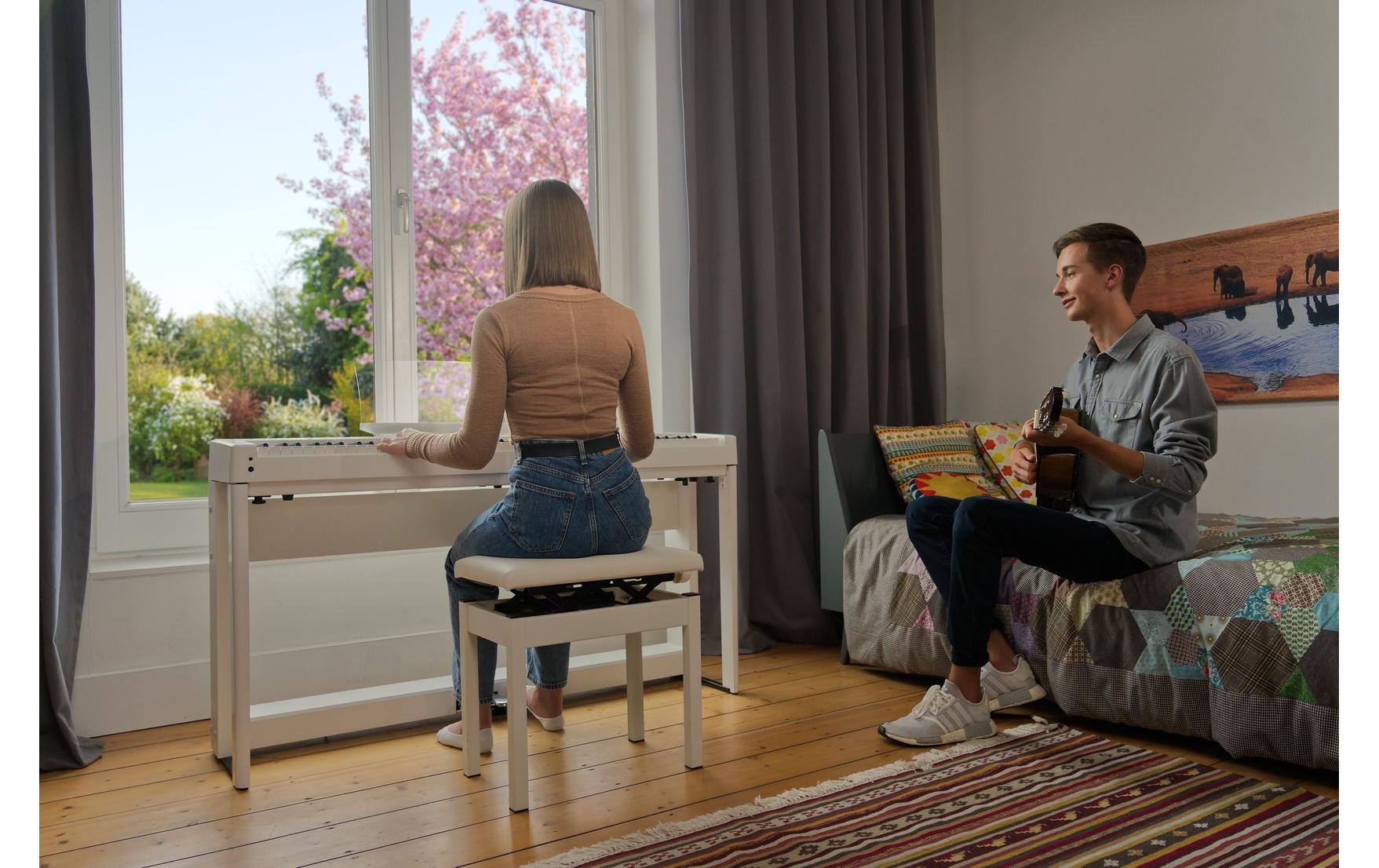 E-Piano ES-520 – Weiss<br>Digitalpiano mit Bluetooth-MIDI-Konnektivität und integrierten Lern- und Aufnahmefunktionen