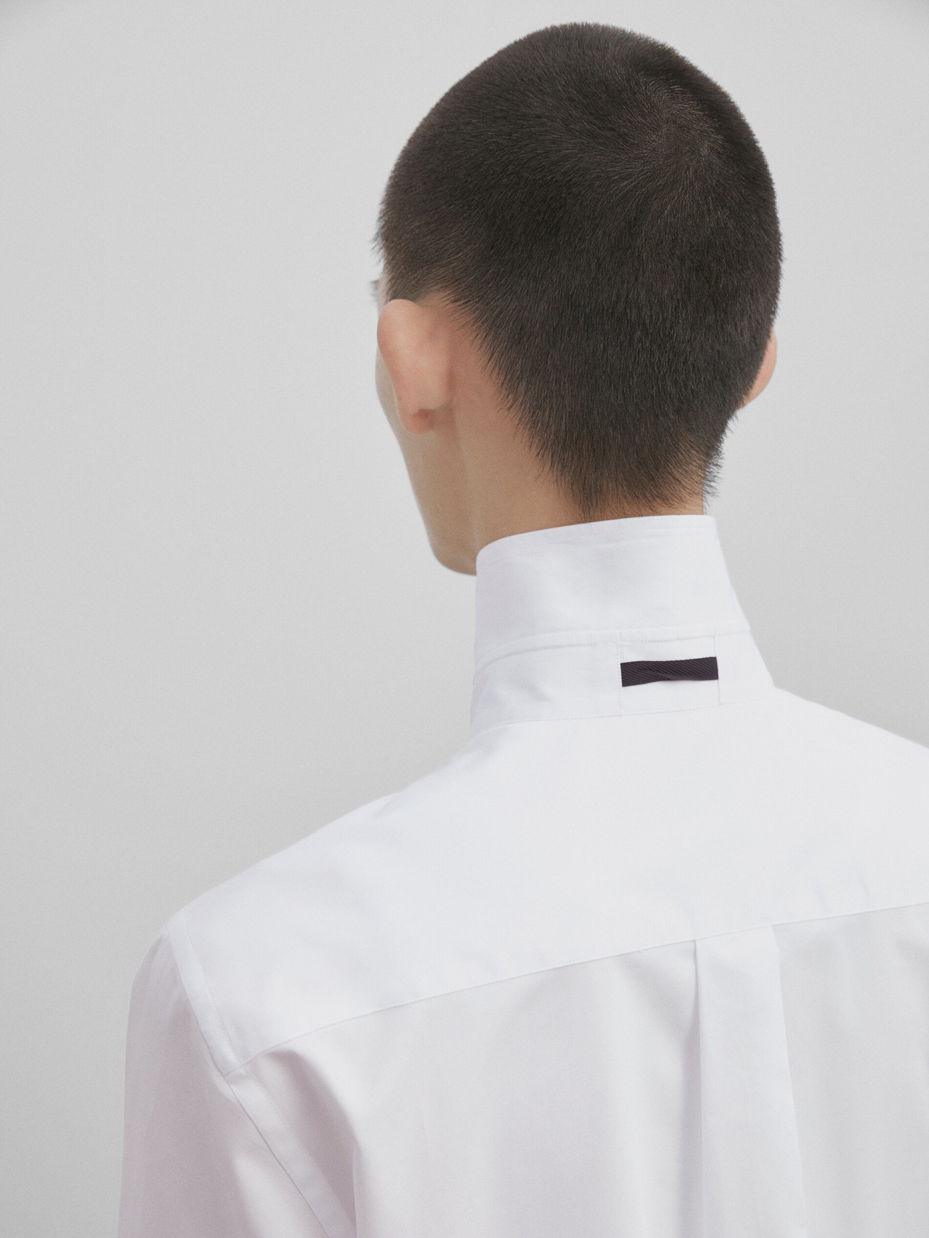 Camisa de algodão com modelagem relaxada - Studio - BRANCA
