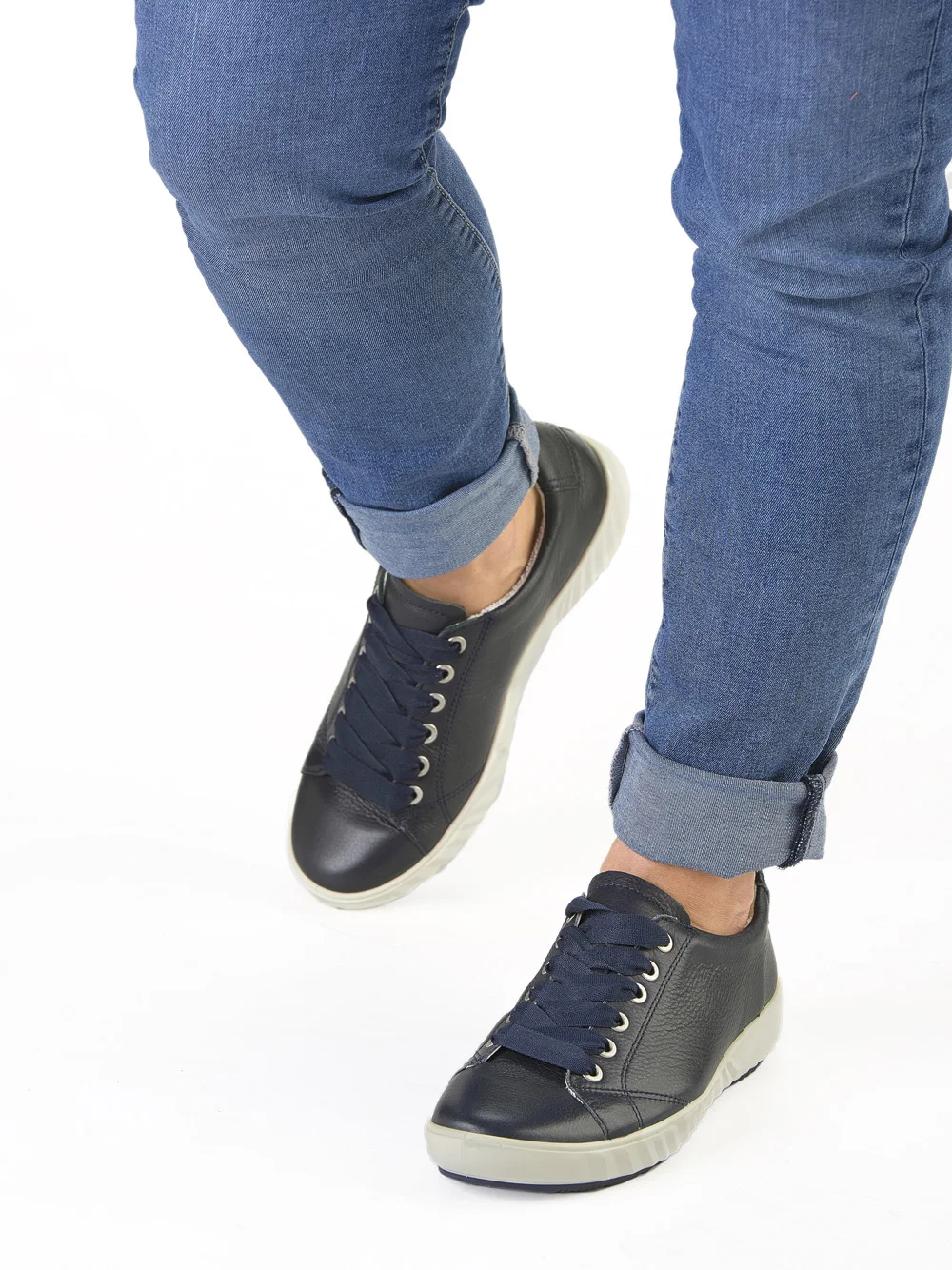Schnürschuh Avio blau