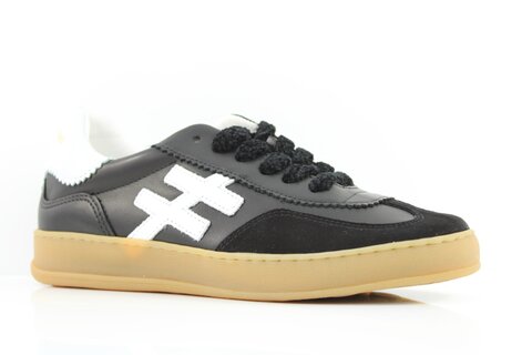 Another Trend S.L. Sneaker