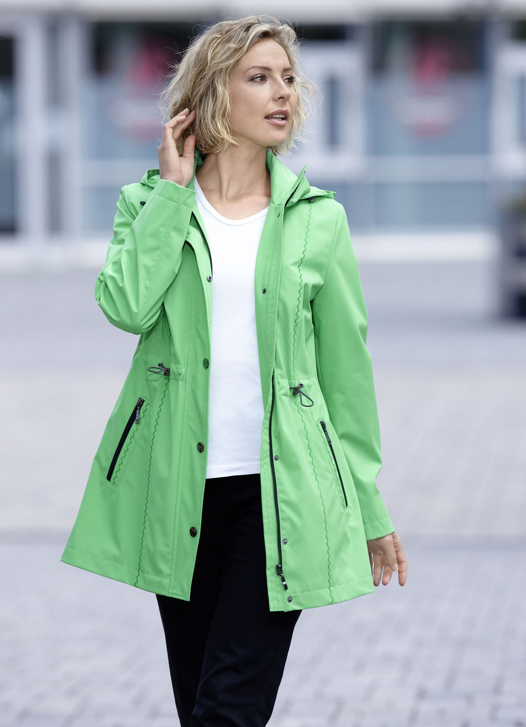 Jacke mit umschlagbaren Ärmeln
