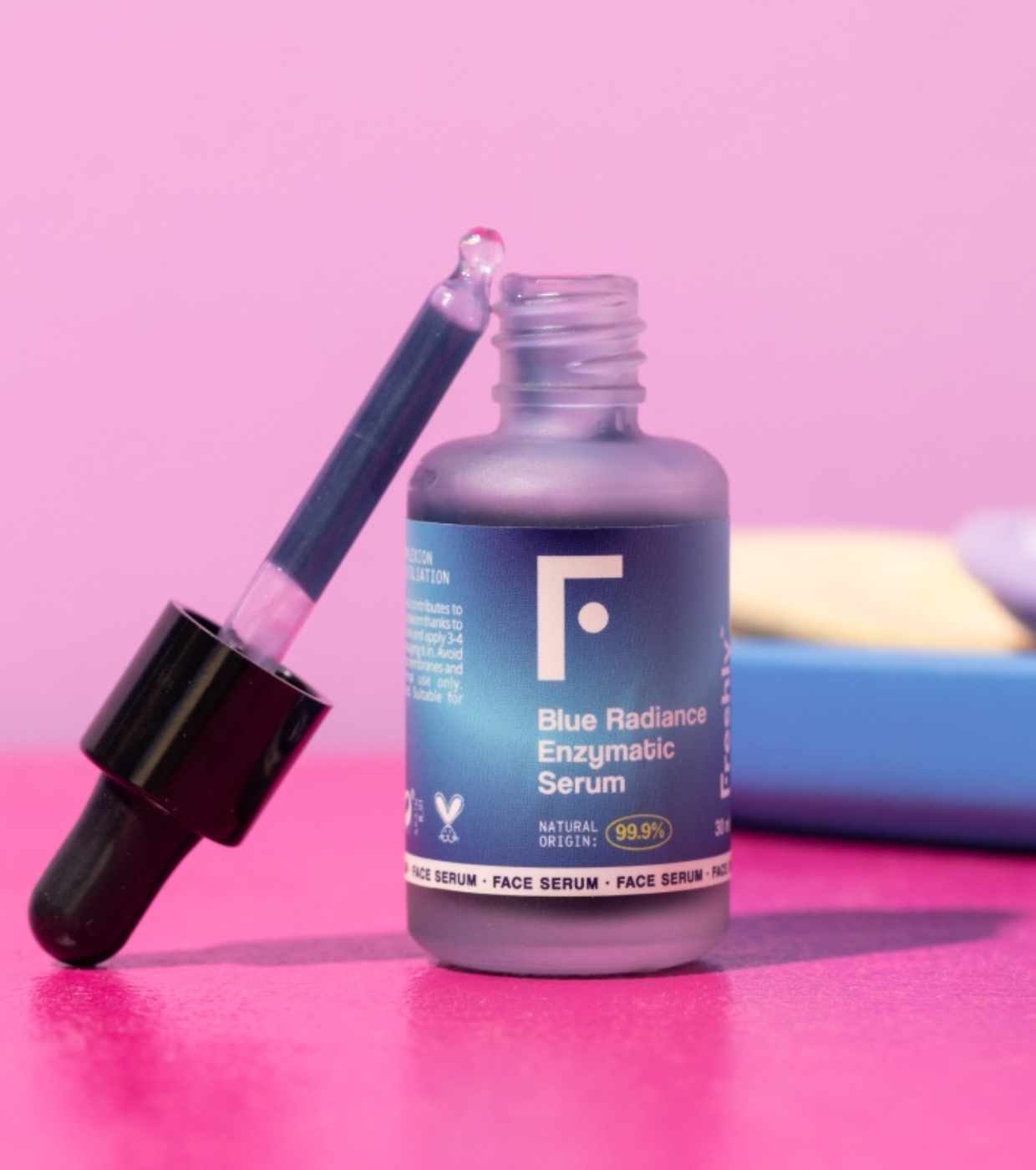 Freshly Cosmetics - Sérum Esfoliante com Ácido Mandélico Blue Radiance AHA Treatment