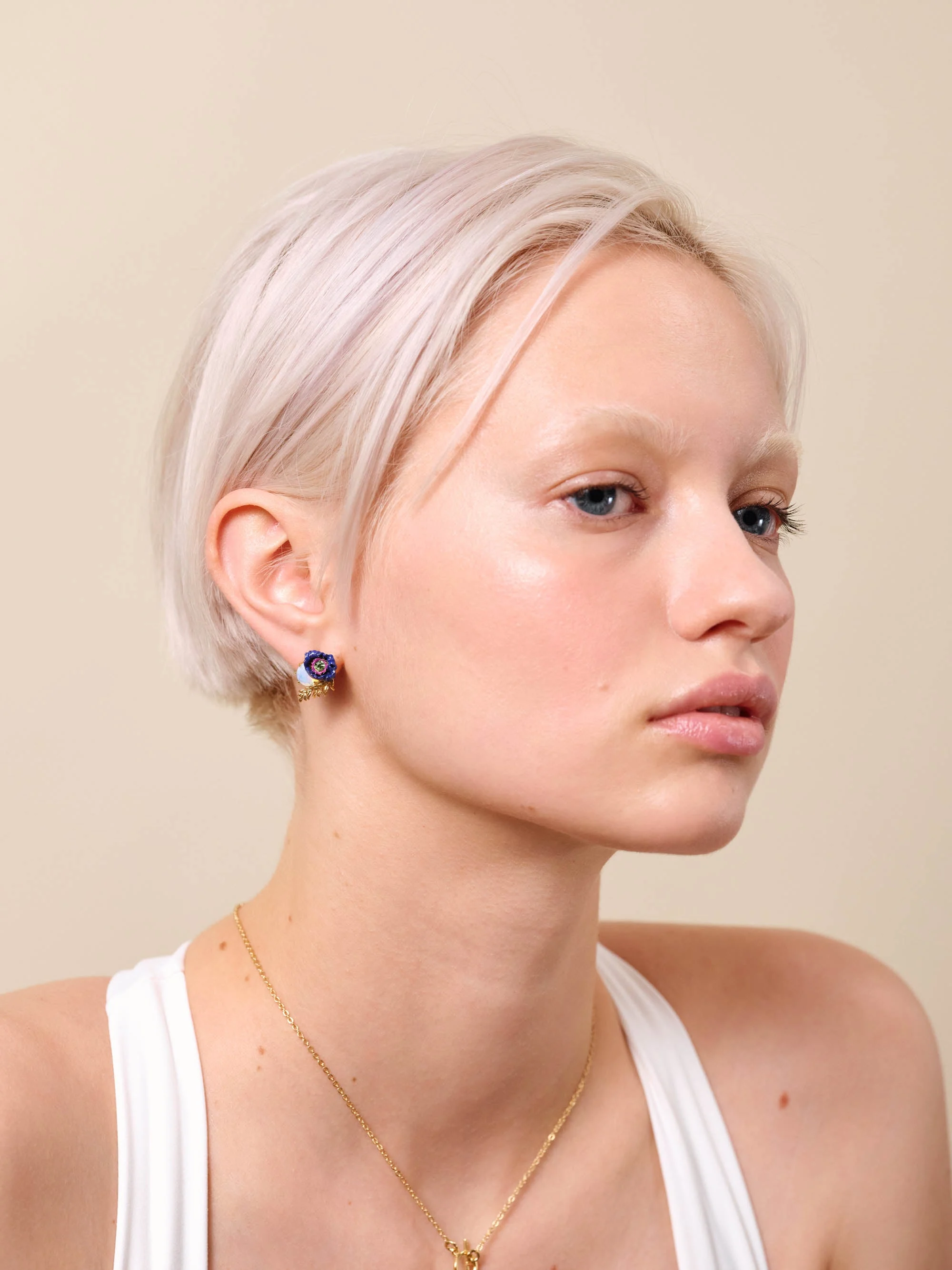 Boucles d'oreilles tiges fleurs imaginaires et cristal | Multicolore