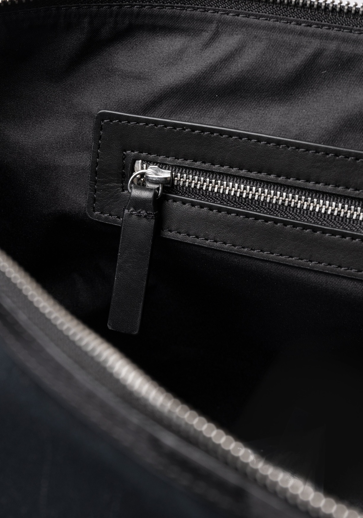 Sandqvist Tragtasche Everyday Weekender Bag M Black