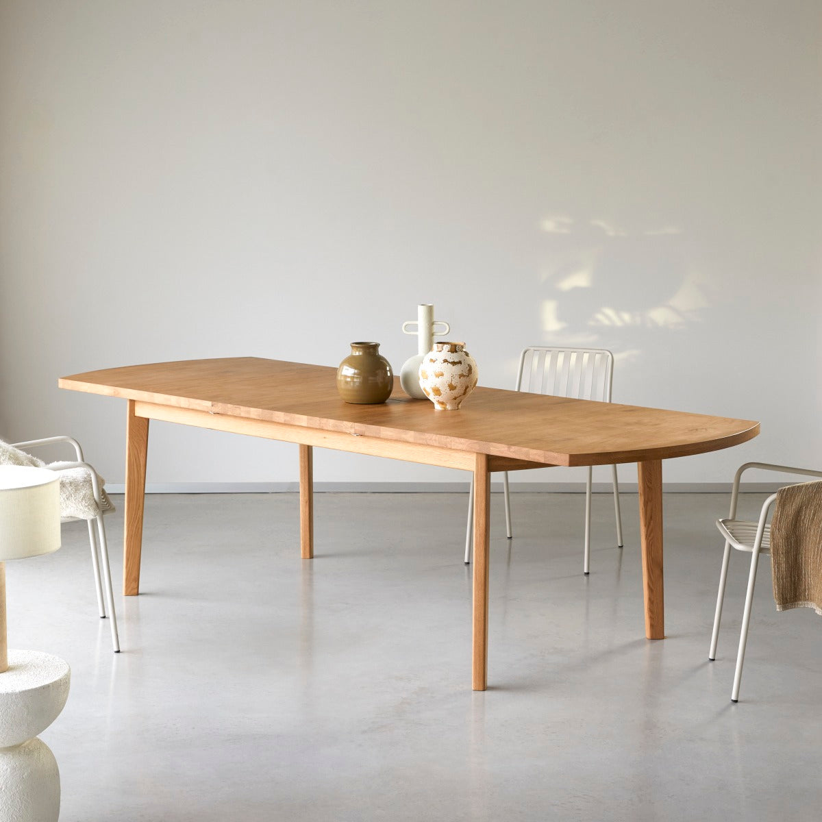 Tikamoon - Uitschuifbare tafel in massief eikenhout 270x95 Maia