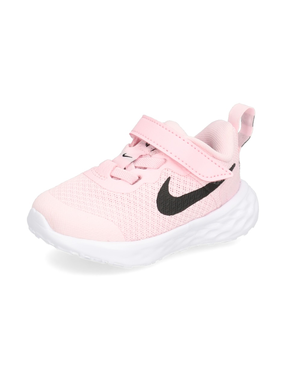 Nike Revolution 6