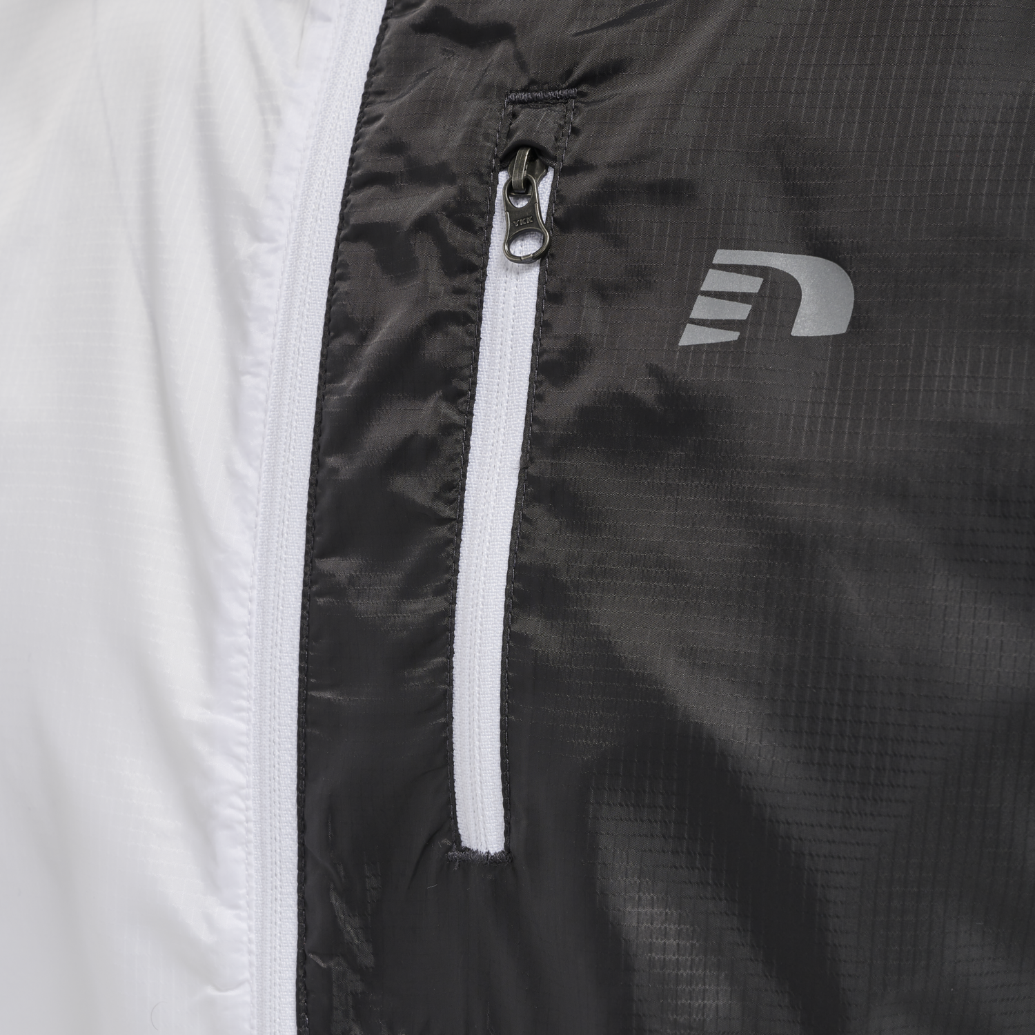 MEN PACKABLE TECH GILET