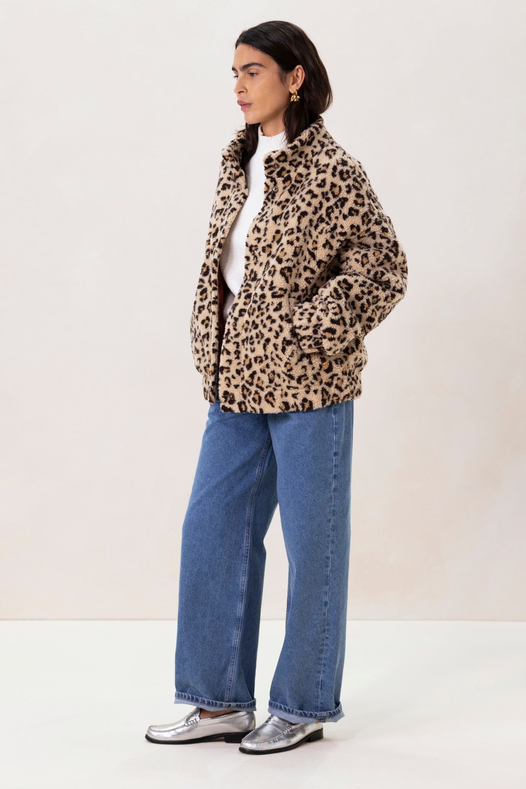 Beige korte teddy jas met leopardprint