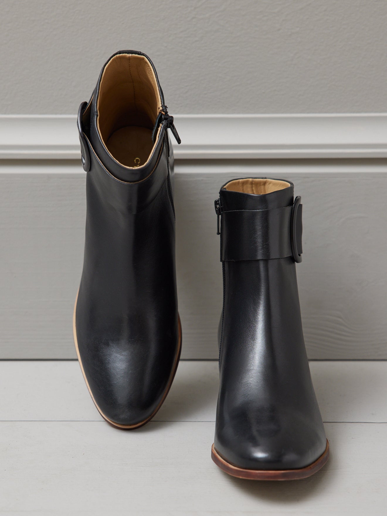 Boots à boucle cuir femme