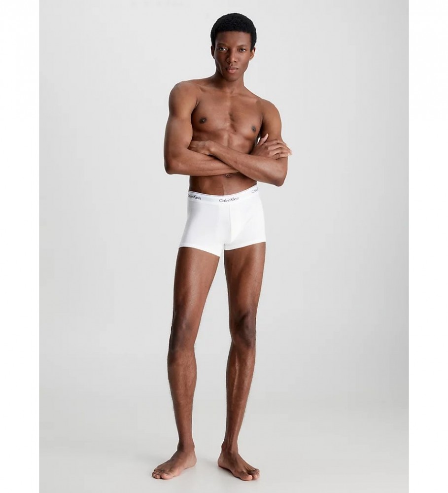 Cuecas boxer Calvin Klein, pacote com 3 unidades, brancas.