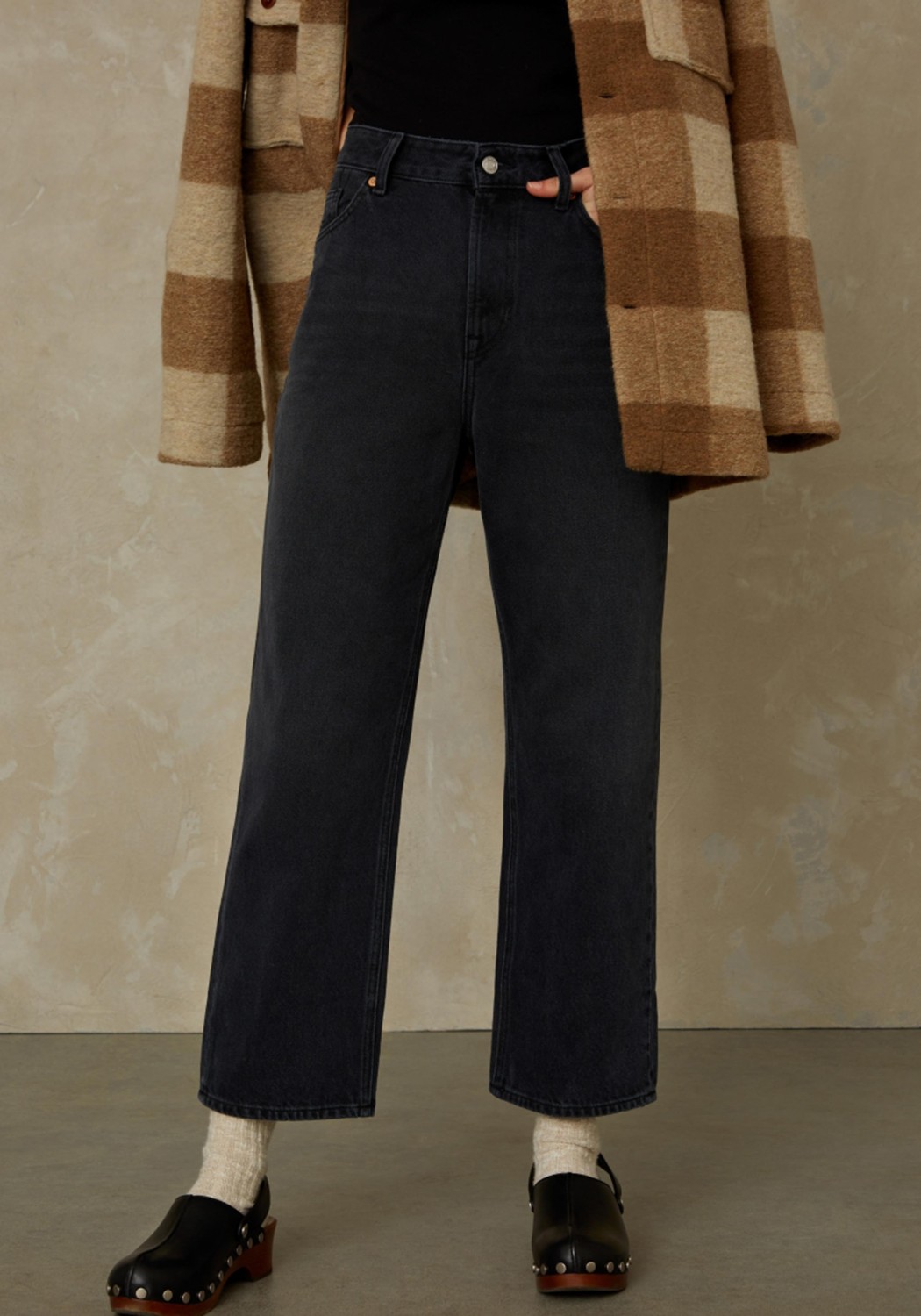 Kings Of Indigo Jeans Liora Cropped Clean Recycled Worn Black