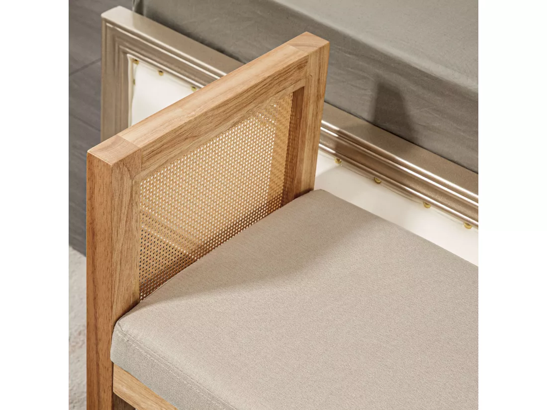 Banquette bout de lit style bohème chic - coussin beige inclus - cannage rotin bois