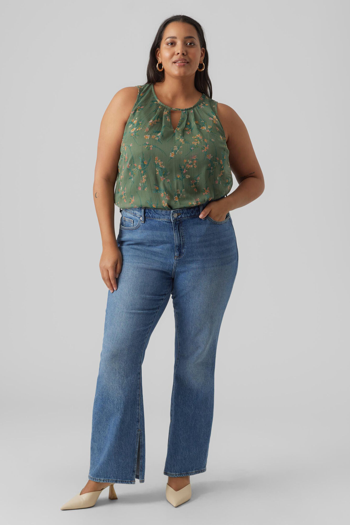 Blusa regata plus size com gola redonda - Verde