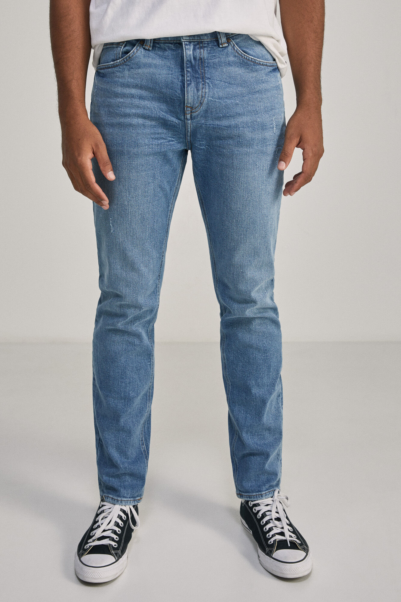 Calça jeans slim de lavagem média - azul médio