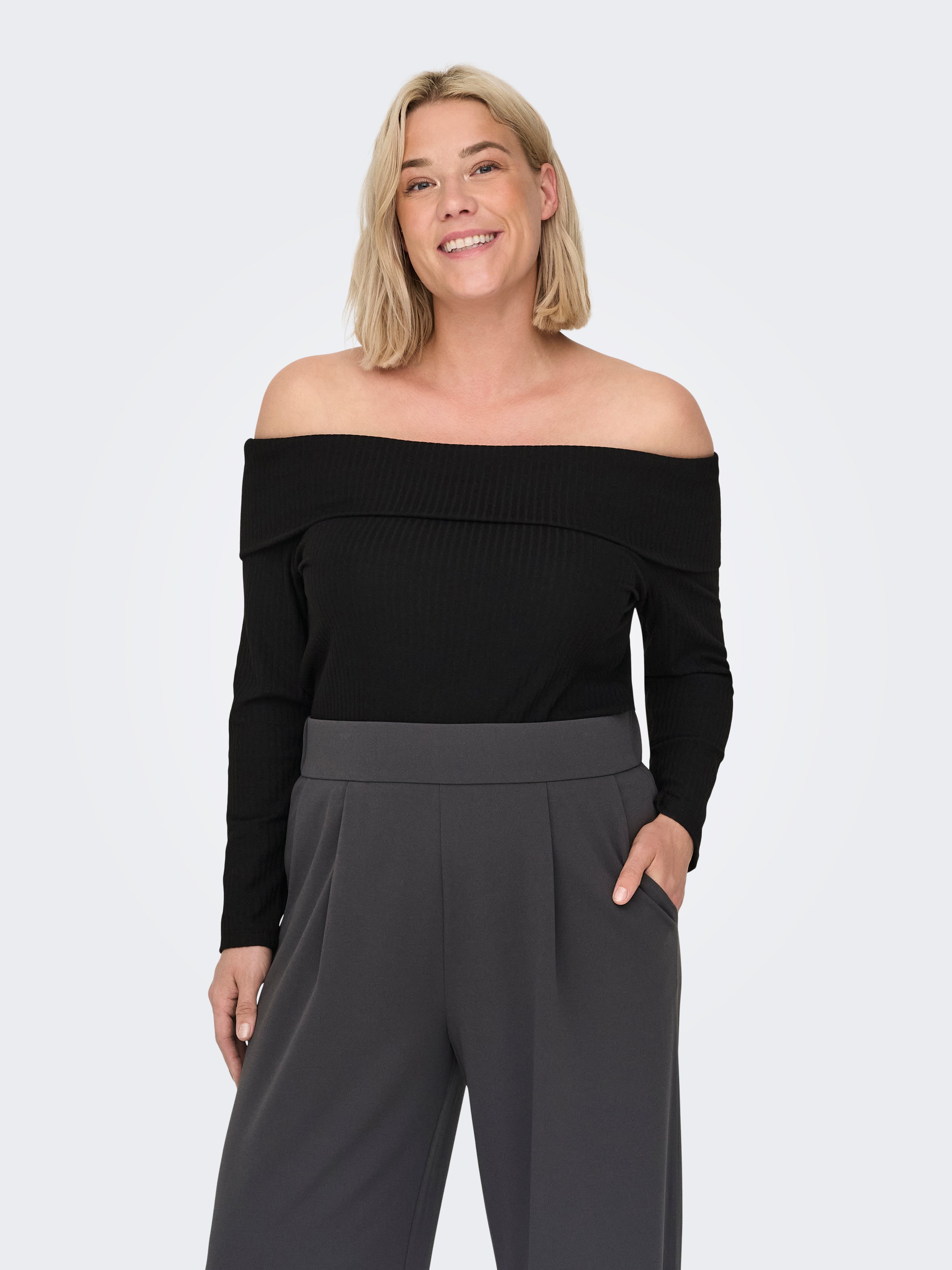 CAREVELYN Top Black