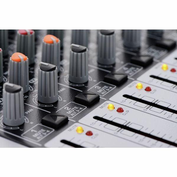 Behringer Xenyx Q1204 USB