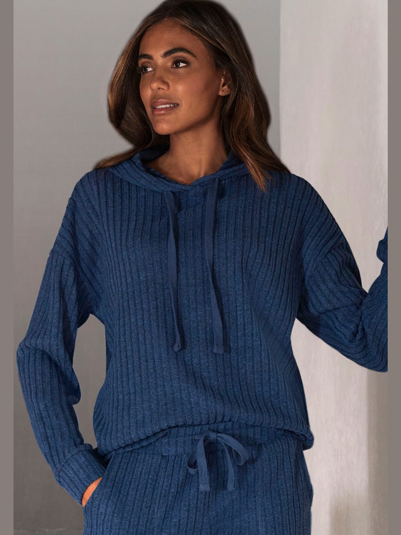 Sweatshirt côtelé à capuche
