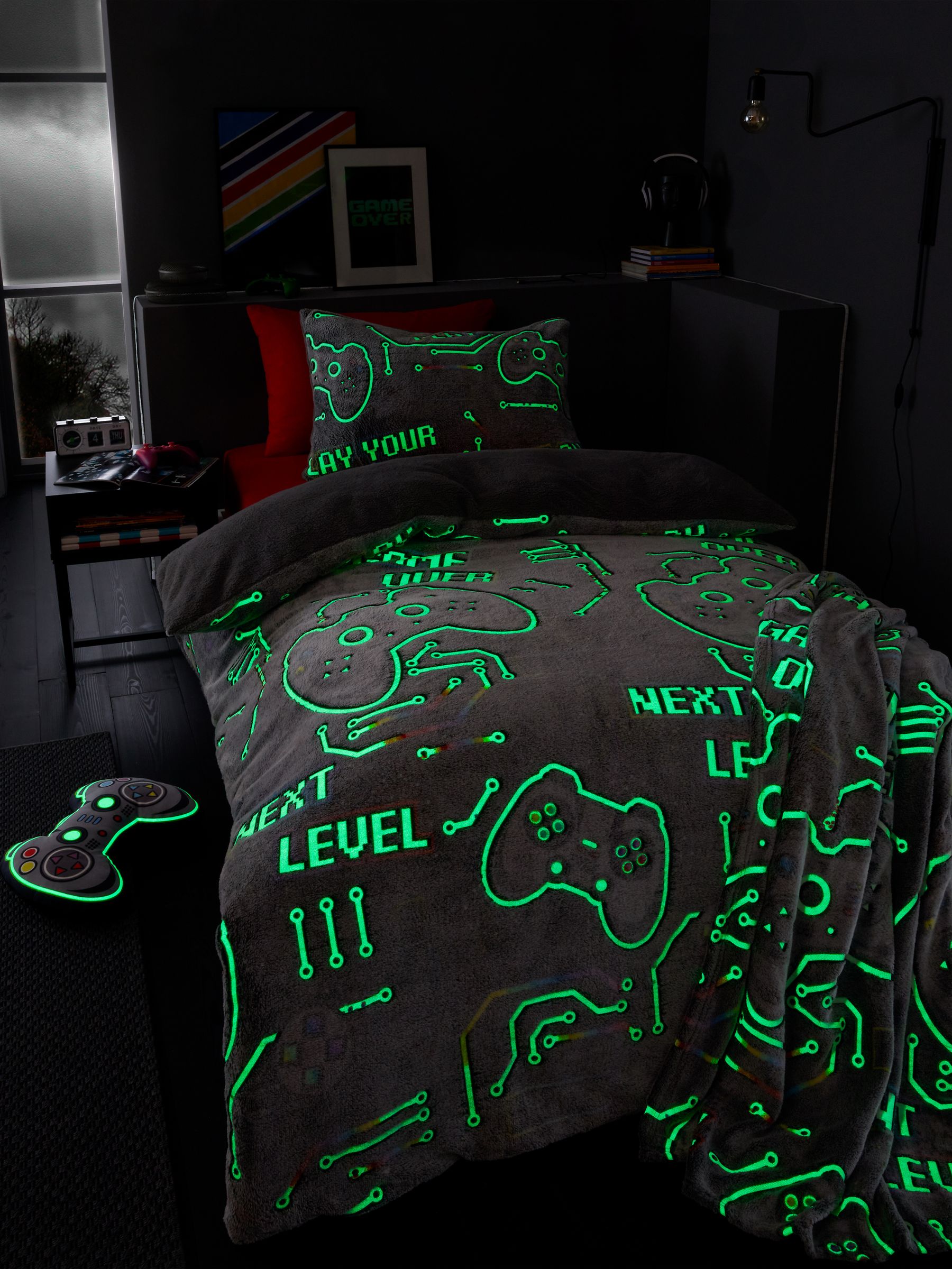 Catherine Lansfield Game Over Glow in the Dark fleece dekbedovertrekset